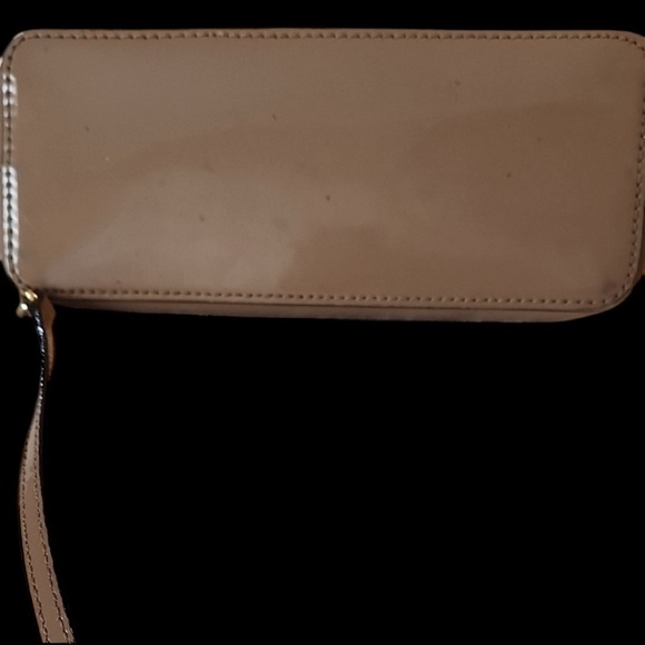 Michael Kors Patent Leather Beige Crossbody Bag with Gold Hardware - Picture 3 of 5